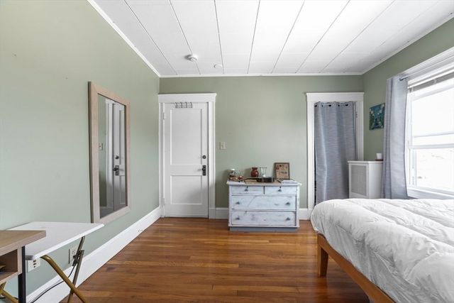 36 Dickinson Rd 36, Boston, MA 02135