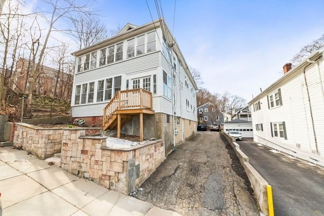 36 Dickinson Rd 36, Boston, MA 02135