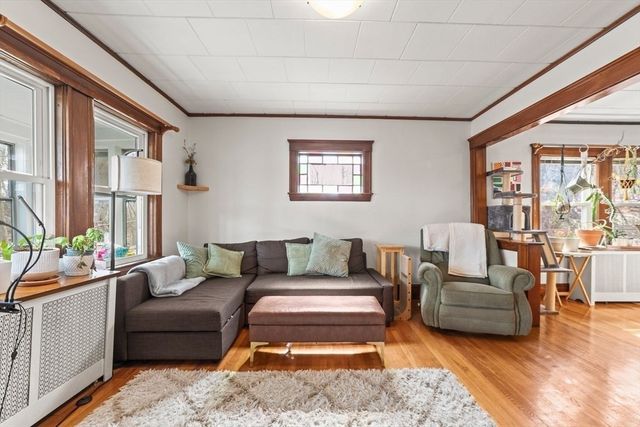 36 Dickinson Rd 36, Boston, MA 02135