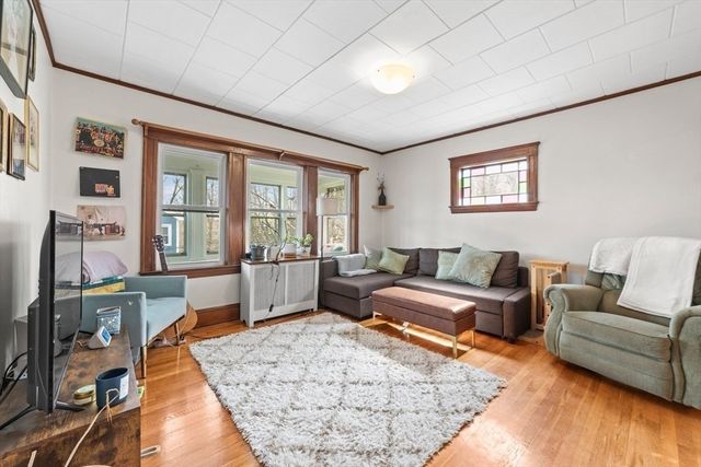 36 Dickinson Rd 36, Boston, MA 02135
