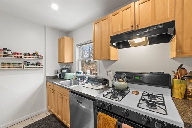 36 Dickinson Rd 36, Boston, MA 02135
