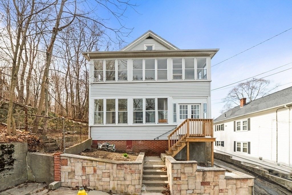 36 Dickinson Rd 36, Boston, MA 02135