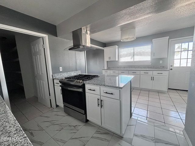 6000 POMPEII Street, El Paso, TX 79924