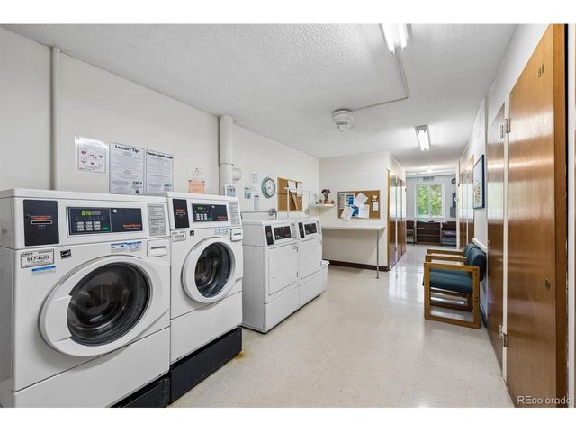 665 S Alton Way 8A, Denver, CO 80247