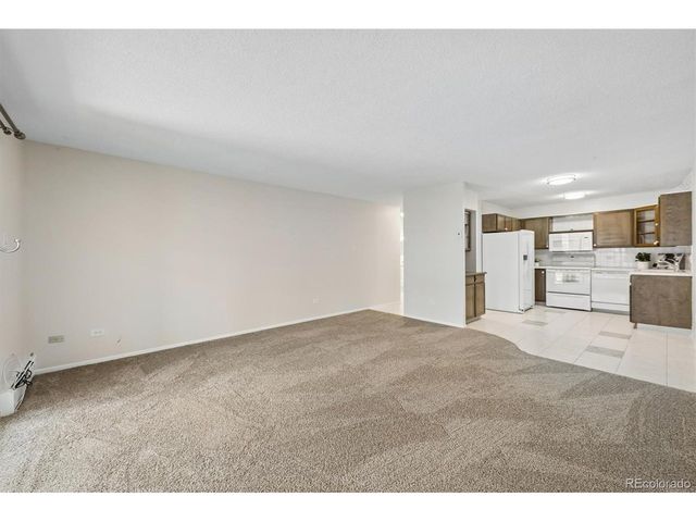 665 S Alton Way 8A, Denver, CO 80247