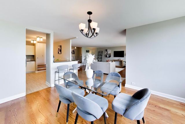 5733 N SHERIDAN Road 4C, Chicago, IL 60660