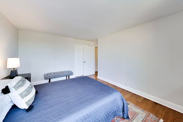 5733 N SHERIDAN Road 4C, Chicago, IL 60660