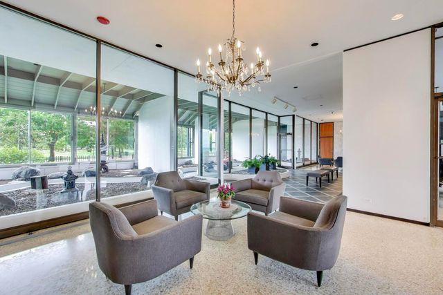 5733 N SHERIDAN Road 4C, Chicago, IL 60660