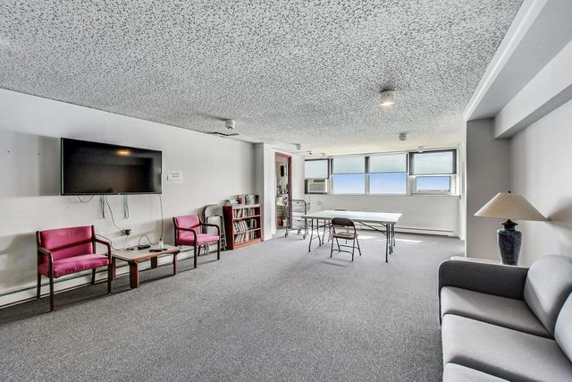 5733 N SHERIDAN Road 4C, Chicago, IL 60660