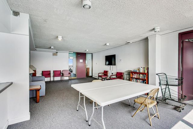5733 N SHERIDAN Road 4C, Chicago, IL 60660