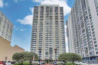 5733 N SHERIDAN Road 4C, Chicago, IL 60660