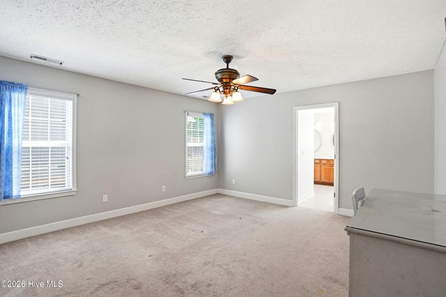 8589 Old Forest Drive NE, Leland, NC 28451
