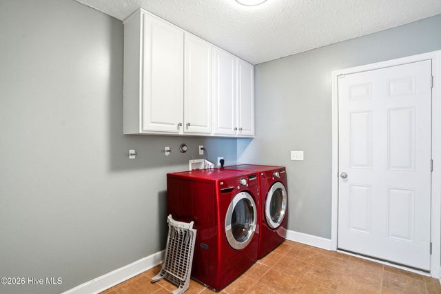 8589 Old Forest Drive NE, Leland, NC 28451
