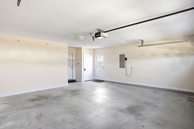 8589 Old Forest Drive NE, Leland, NC 28451