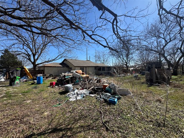 510 S Pecan Street, Bells, TX 75414