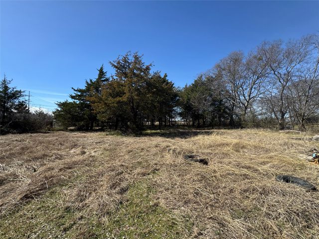 510 S Pecan Street, Bells, TX 75414