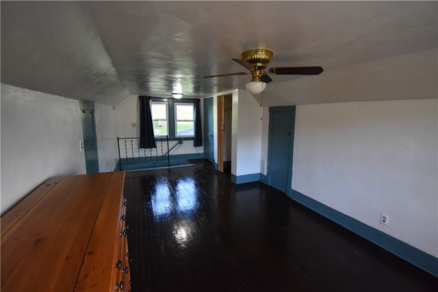1008 South Rd, Shaler, PA 15209