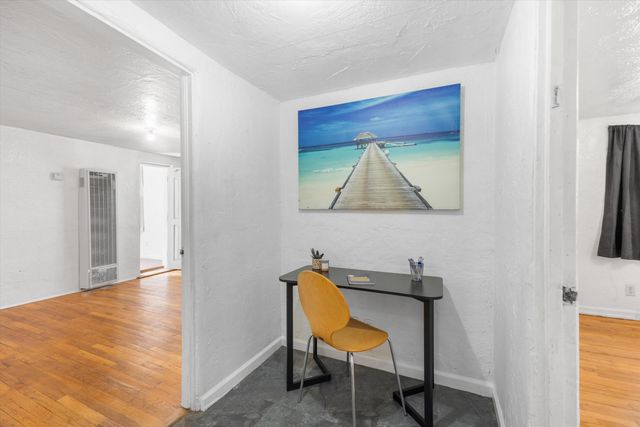 862 Arthur Drive SW, Albuquerque, NM 87105