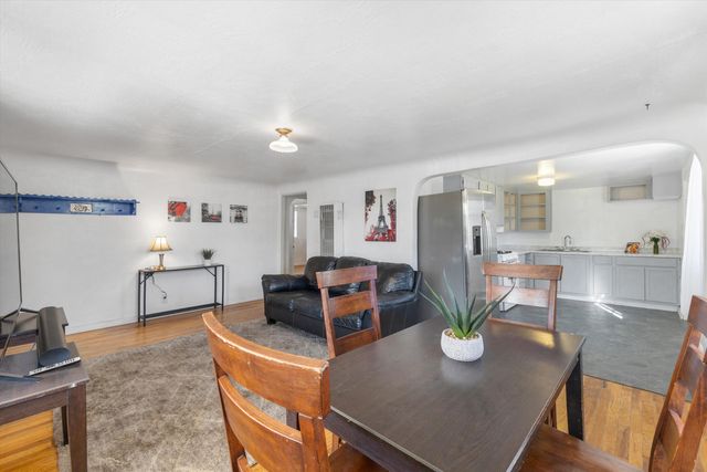 862 Arthur Drive SW, Albuquerque, NM 87105