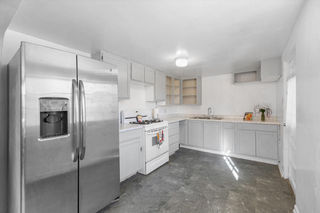 862 Arthur Drive SW, Albuquerque, NM 87105