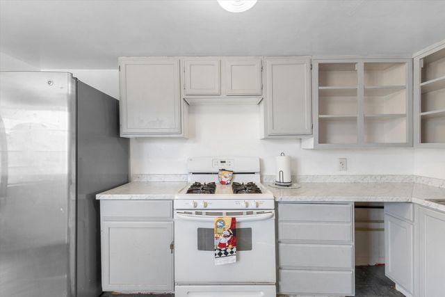 862 Arthur Drive SW, Albuquerque, NM 87105