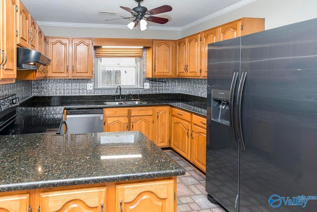 604 Westbrook Drive SW, Decatur, AL 35603