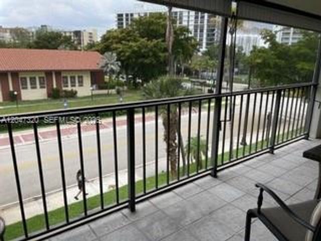 201 178th Dr 304, Sunny Isles Beach, FL 33160