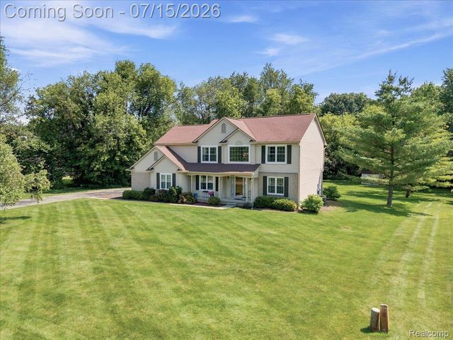 4638 Fox Chase Drive, White Lake Charter Township, MI 48383