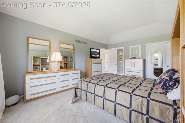 4638 Fox Chase Drive, White Lake Charter Township, MI 48383