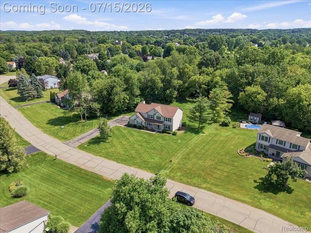 4638 Fox Chase Drive, White Lake Charter Township, MI 48383