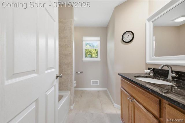 4638 Fox Chase Drive, White Lake Charter Township, MI 48383