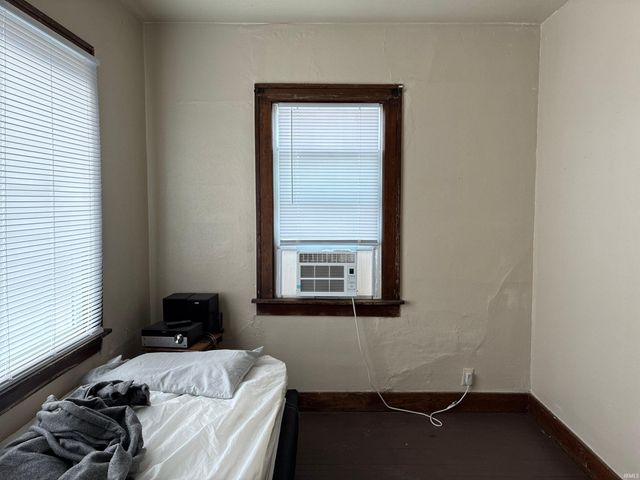 1518 Lincoln Way West, South Bend, IN 46628