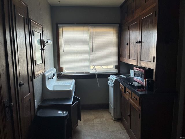 1518 Lincoln Way West, South Bend, IN 46628