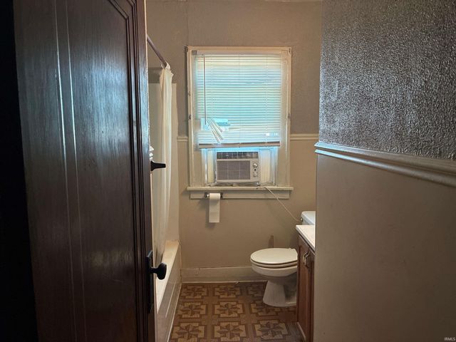 1518 Lincoln Way West, South Bend, IN 46628