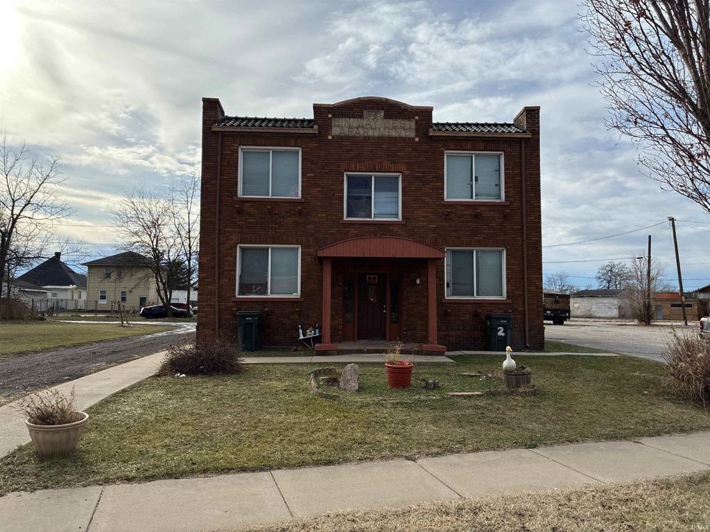 1518 Lincoln Way West, South Bend, IN 46628