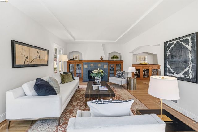 3235 Central Ave, Alameda, CA 94501