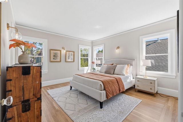 3235 Central Ave, Alameda, CA 94501