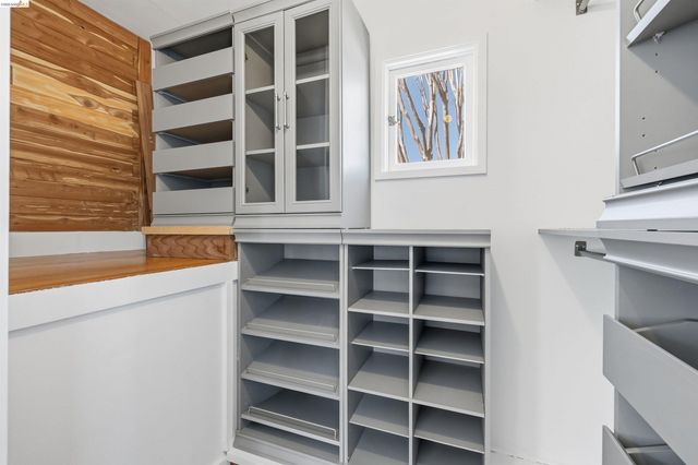 3235 Central Ave, Alameda, CA 94501