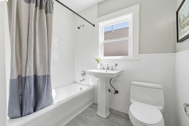 3235 Central Ave, Alameda, CA 94501