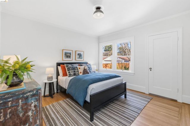 3235 Central Ave, Alameda, CA 94501