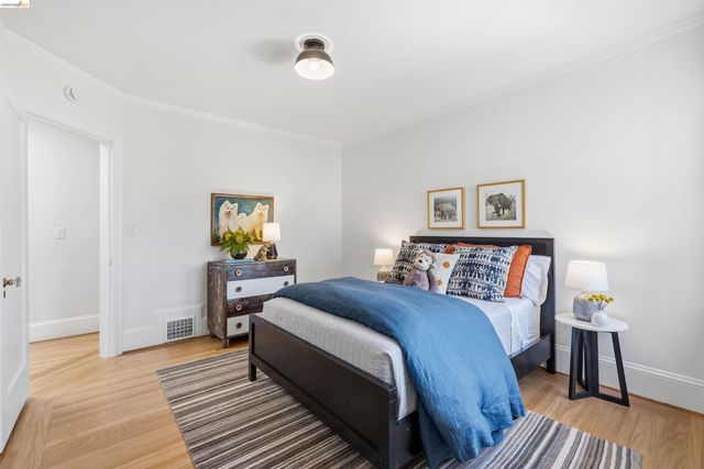 3235 Central Ave, Alameda, CA 94501