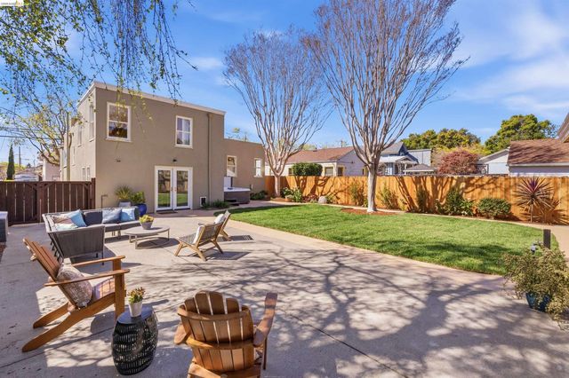 3235 Central Ave, Alameda, CA 94501