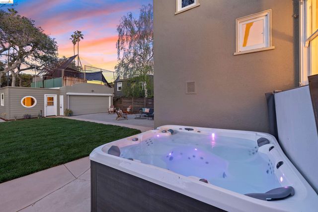 3235 Central Ave, Alameda, CA 94501