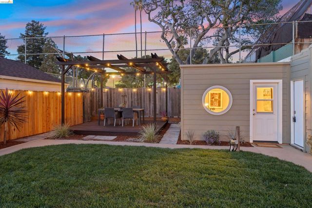 3235 Central Ave, Alameda, CA 94501