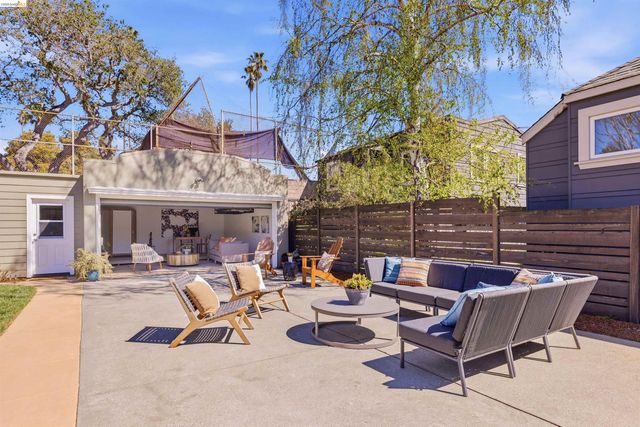 3235 Central Ave, Alameda, CA 94501