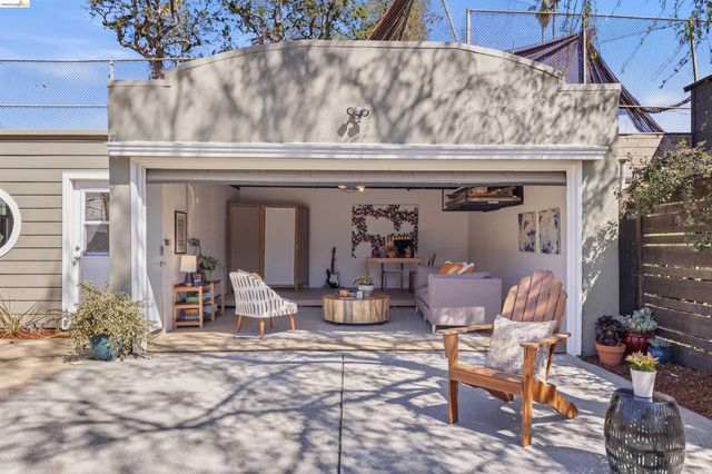 3235 Central Ave, Alameda, CA 94501