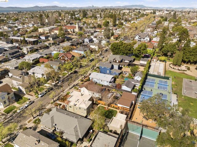 3235 Central Ave, Alameda, CA 94501