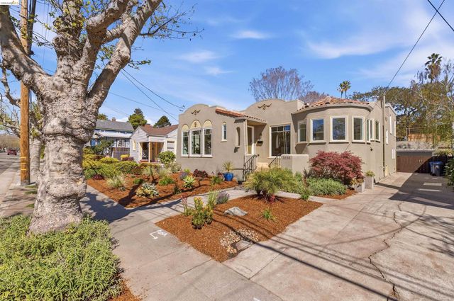 3235 Central Ave, Alameda, CA 94501