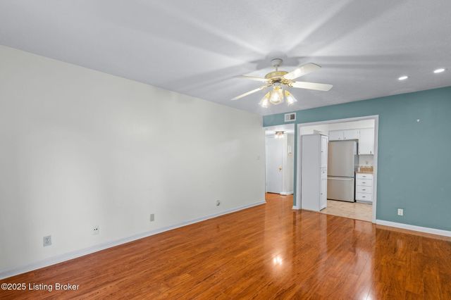 1935 Gardiner Ln G97, Louisville, KY 40205