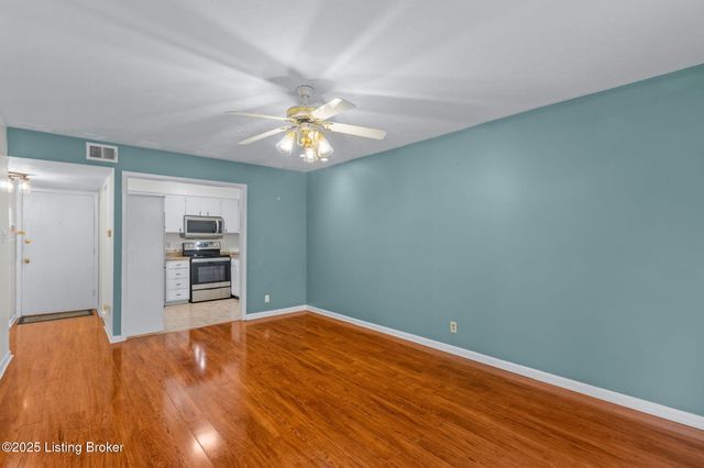 1935 Gardiner Ln G97, Louisville, KY 40205